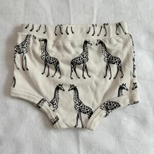 Kate Quinn Black White Giraffe Shorties Shorts Baby 3-6 Months Gender Neutral